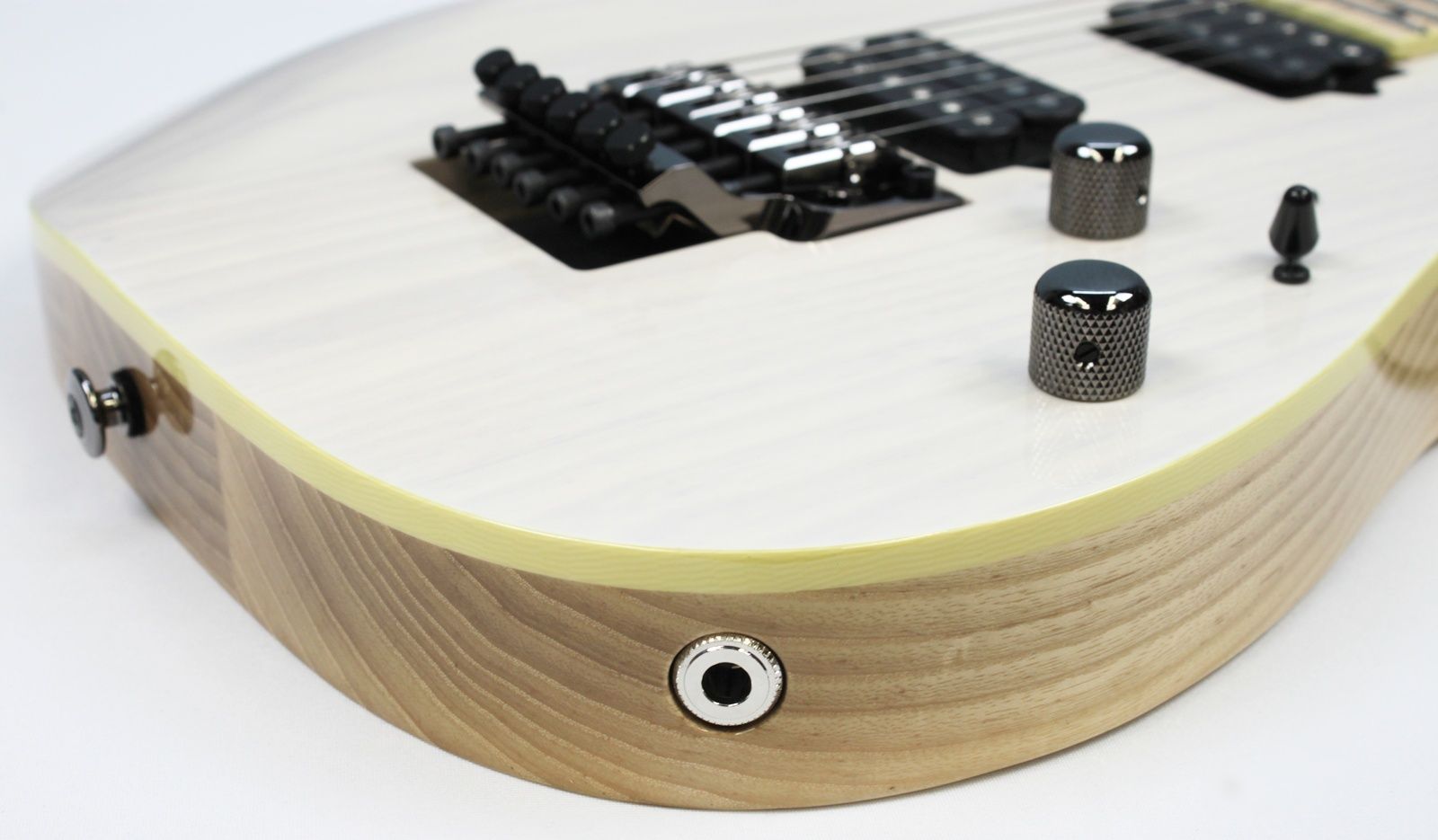 IMG_8575 Ibanez RG652AHM-AWD body contour and finish detail