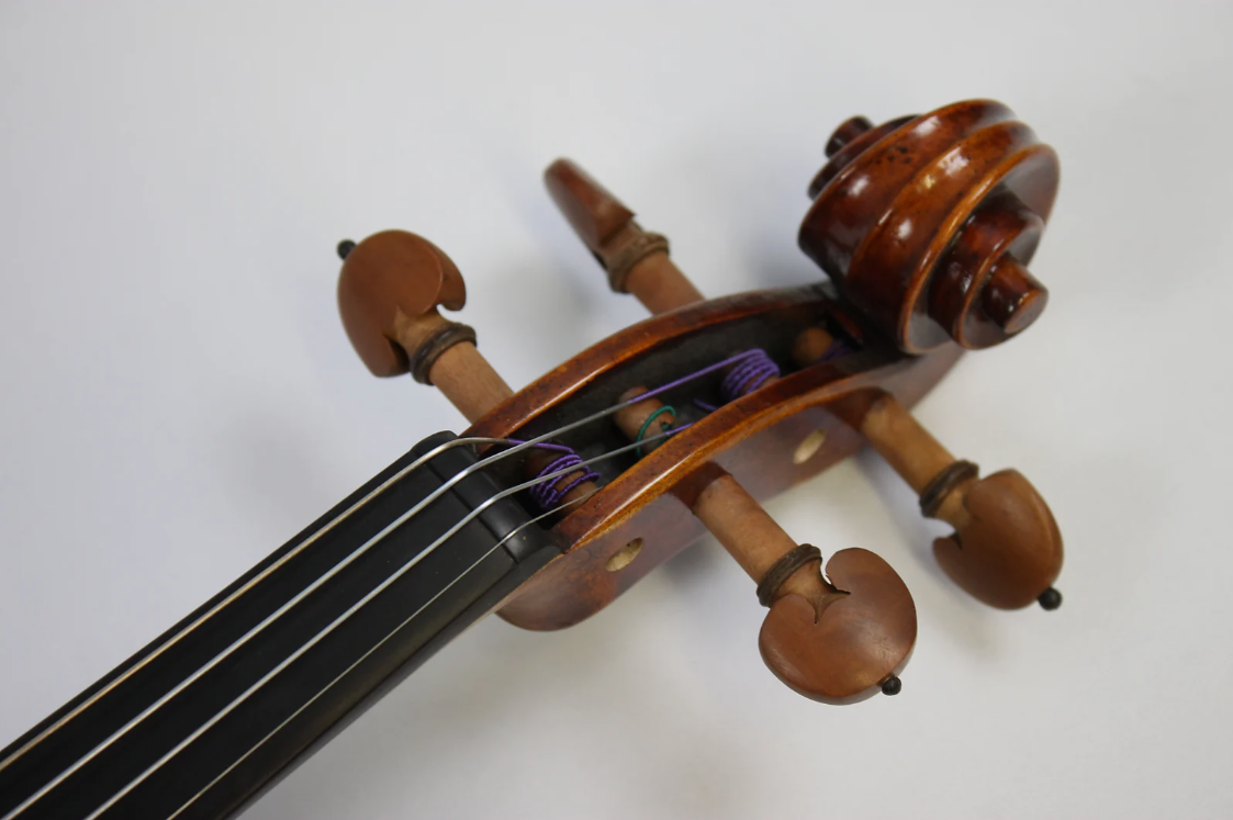 Amati 625 4/4 Guarneri Violin Outfit - Image 11