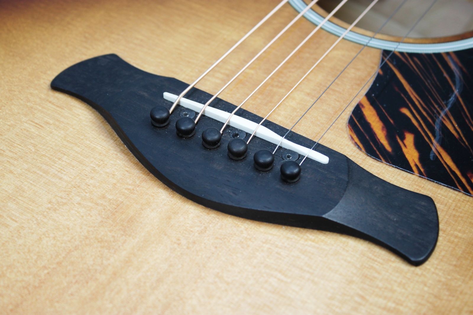 Taylor Builder’s Edition 514ce Tobacco Kona Burst acoustic-electric guitar ebony bridge