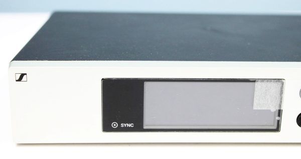 Sennheiser EM 100 G4 front of unit left side