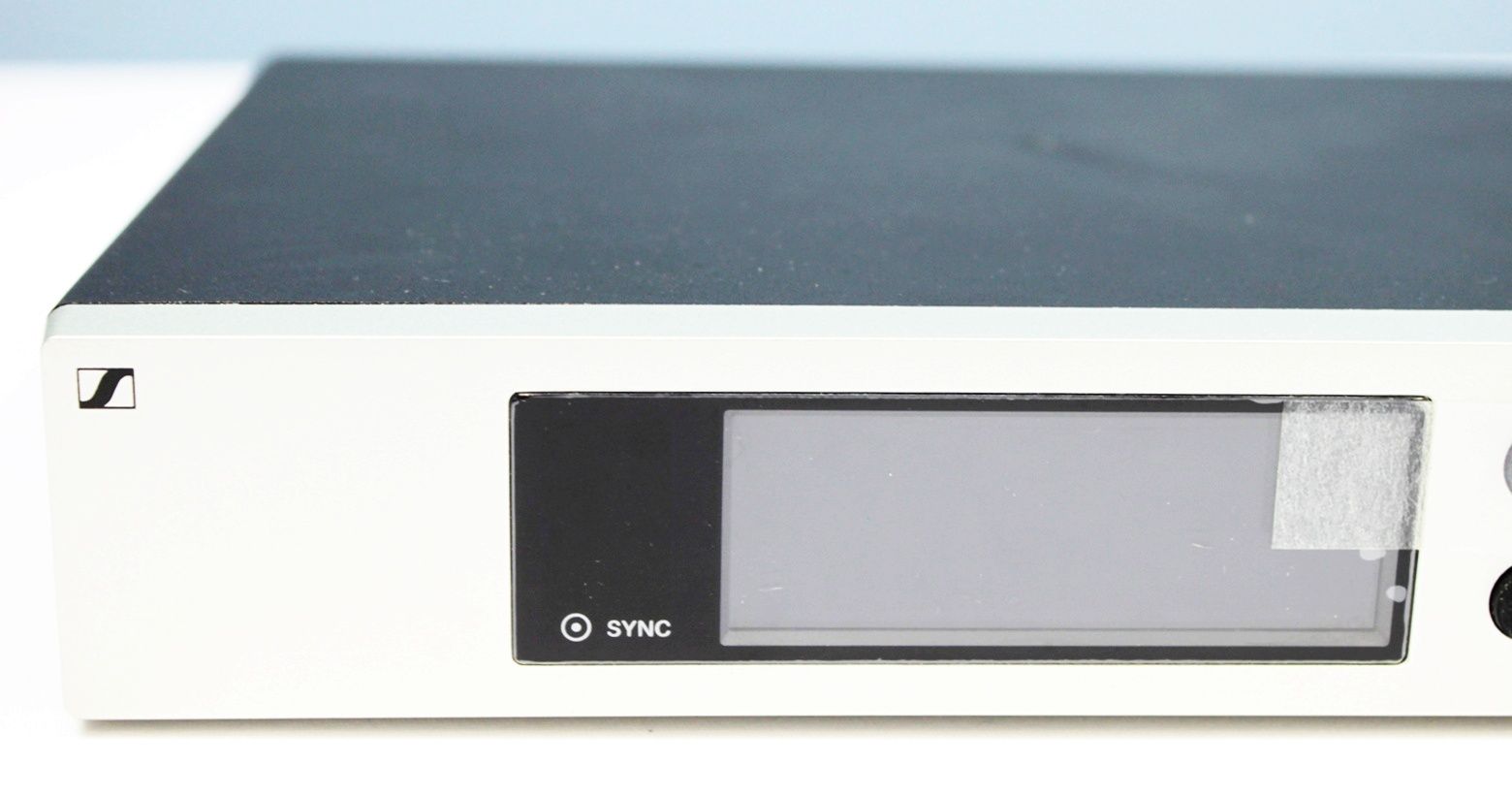 Sennheiser EM 100 G4 front of unit left side