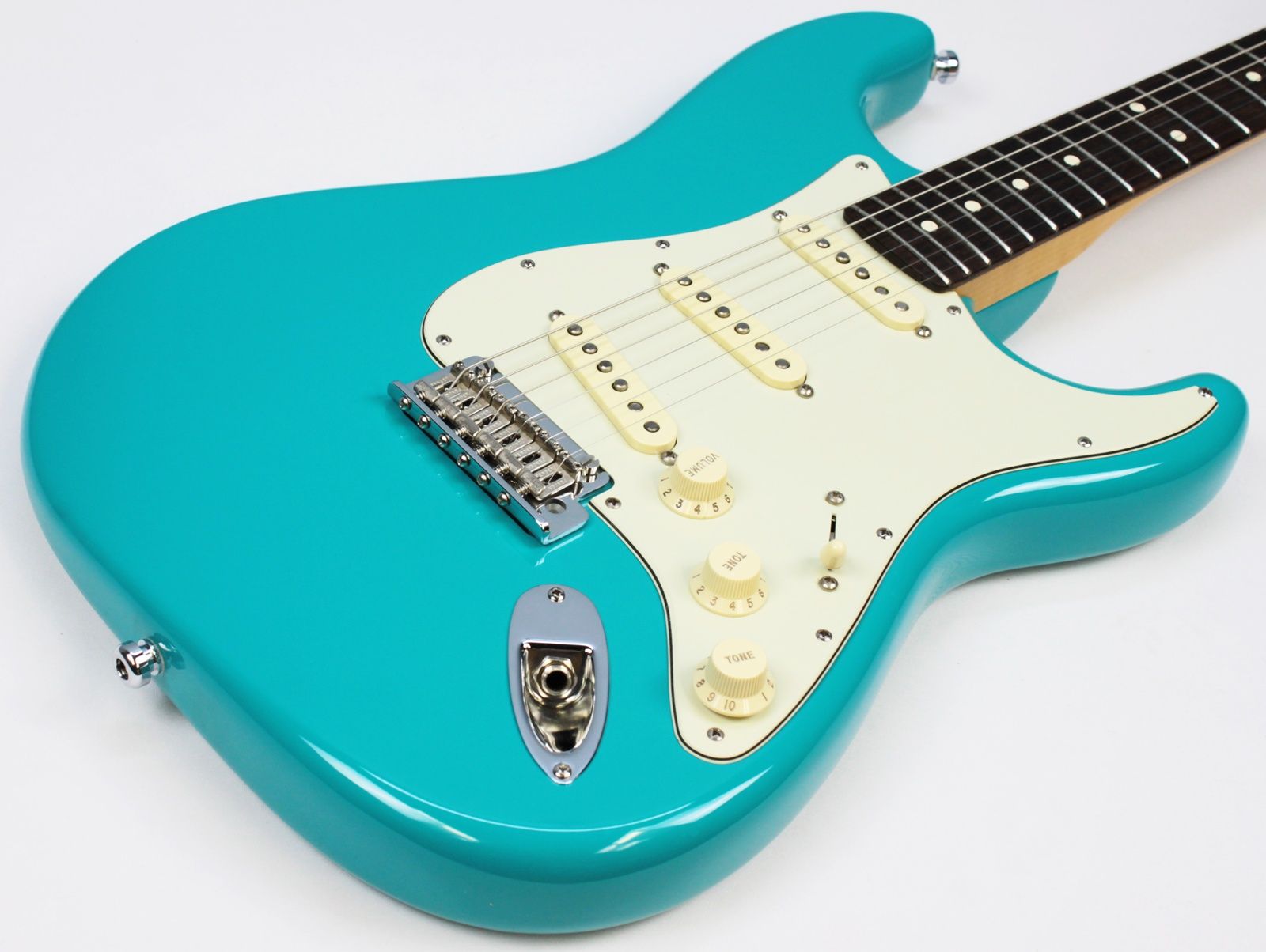 Fender American Professional II Stratocaster 2021 Miami Blue front of body angled