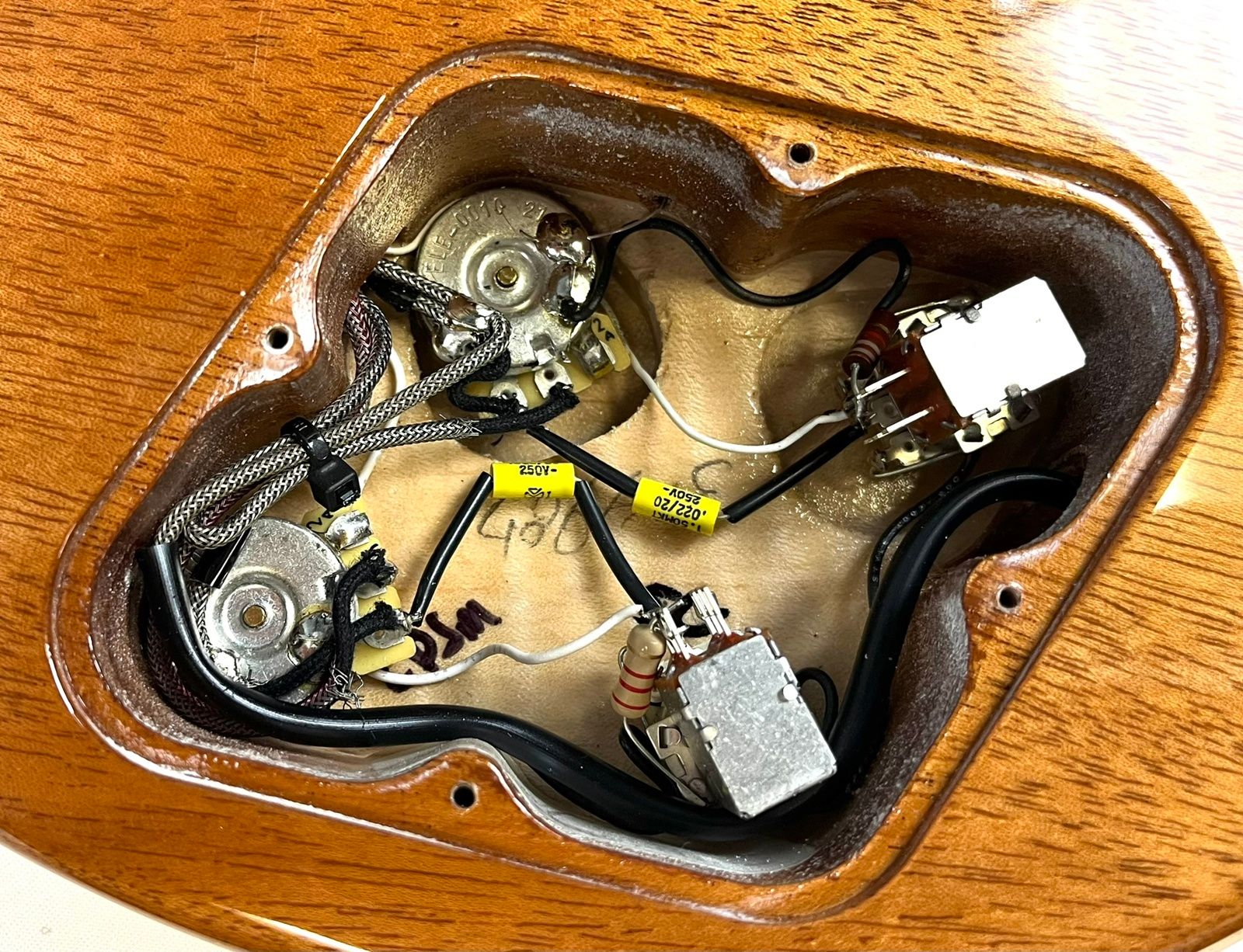 prs-mccarty-594-electric-guitar-pots-electronics