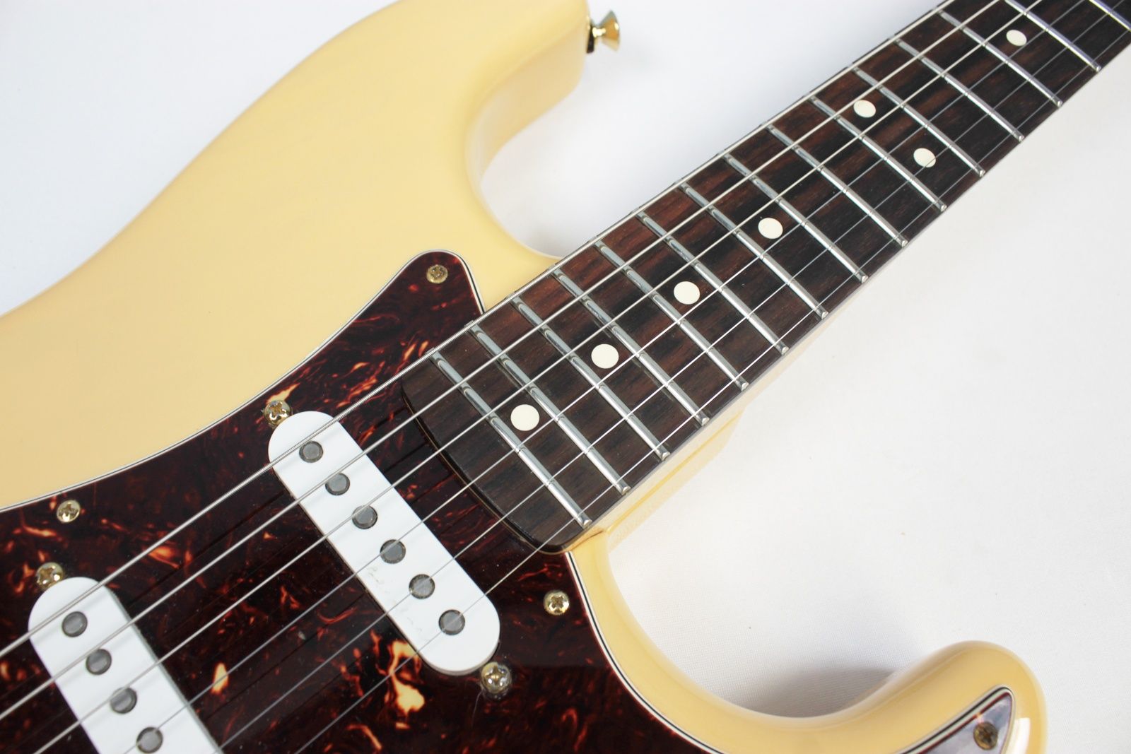 fender-deluxe-player-strat-stratocaster-mim-2015-body-upper