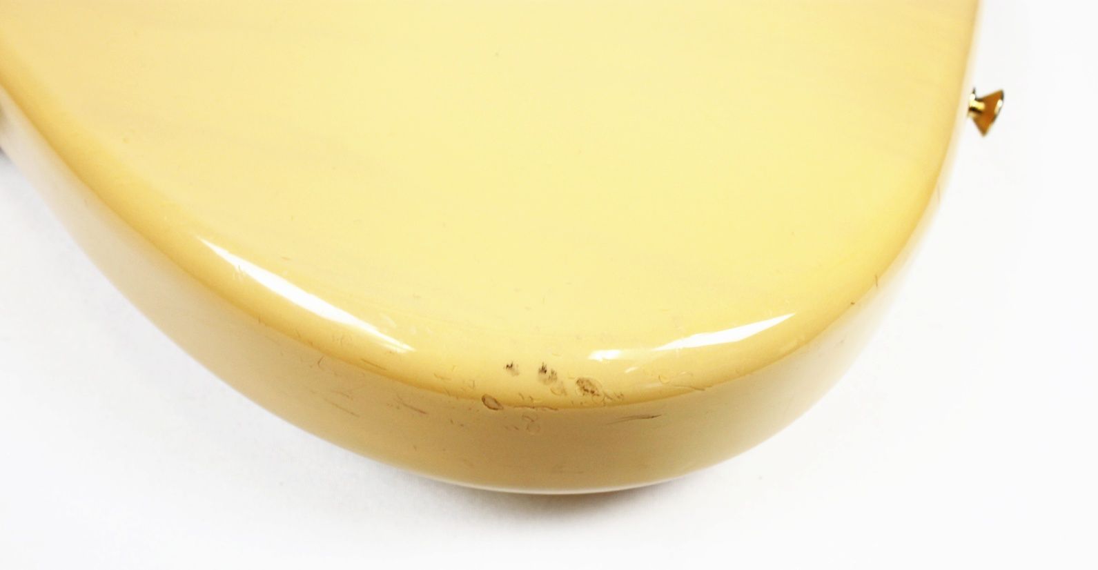 fender-deluxe-player-strat-stratocaster-mim-2015-bottom-1