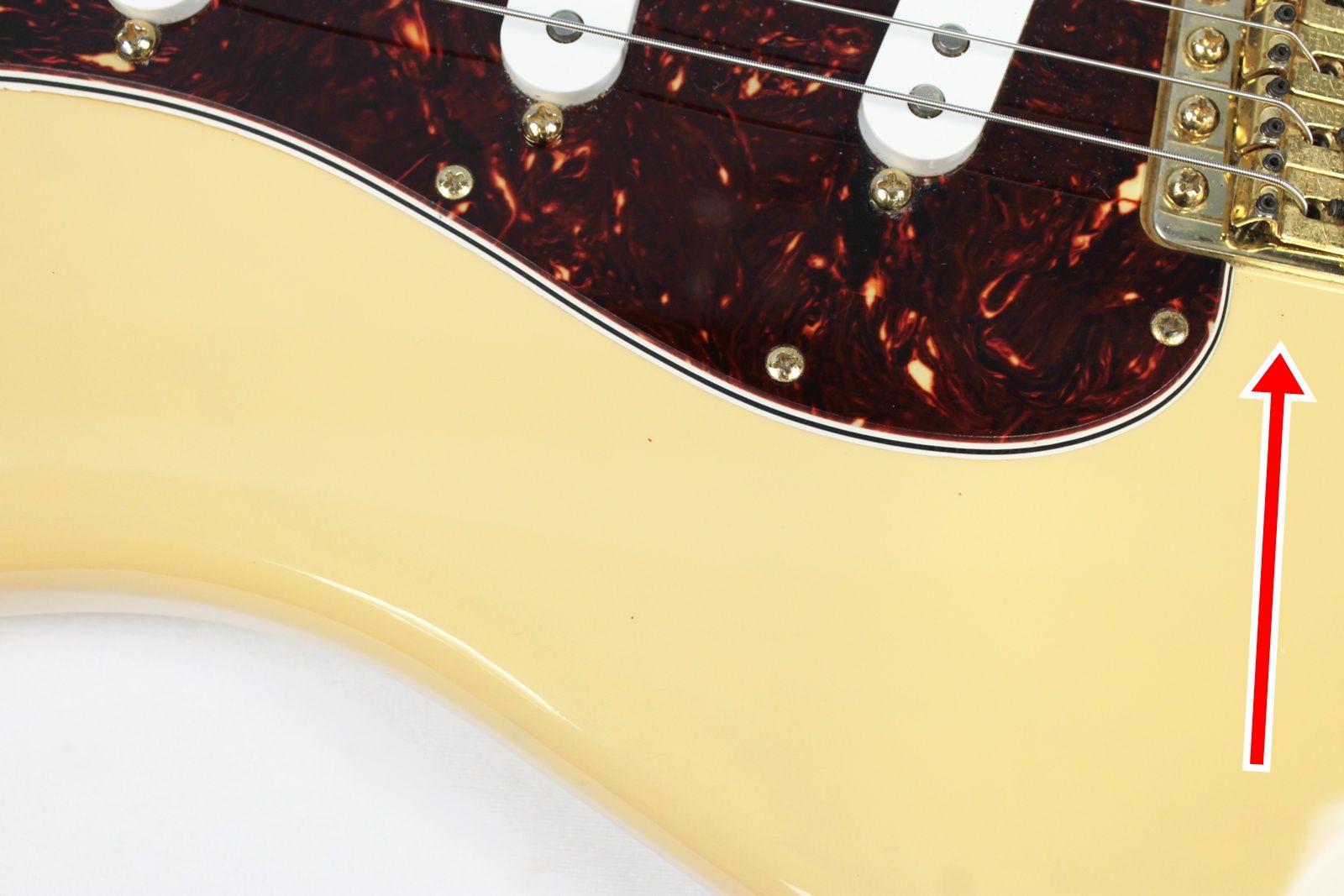 fender-deluxe-player-strat-stratocaster-mim-2015-bridge-blem