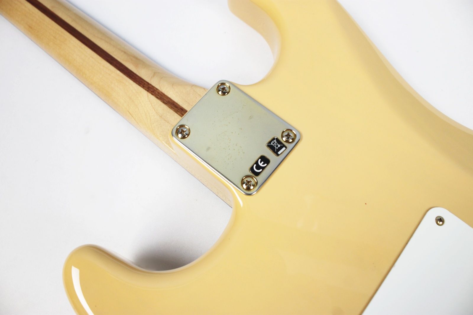 fender-deluxe-player-strat-stratocaster-mim-2015-neckplate