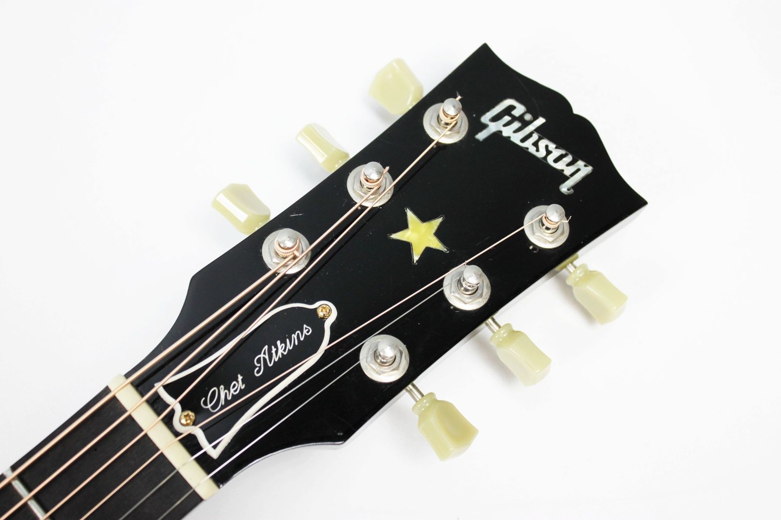 gibson-chet-atkins-sst-ebony-electric-acoustic-head-stock