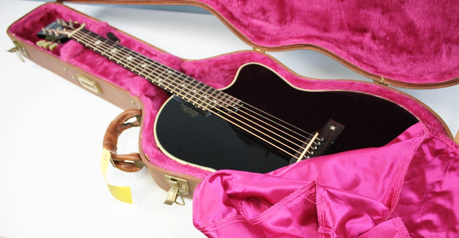 gibson-chet-atkins-sst-ebony-electric-acoustic-in-case
