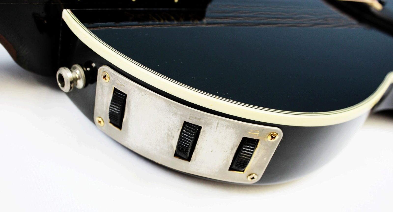 gibson-chet-atkins-sst-ebony-electric-acoustic-tone-controls