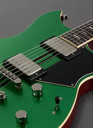 yamaha-revstar-rss20-flash-green-electric-guitar-on-table