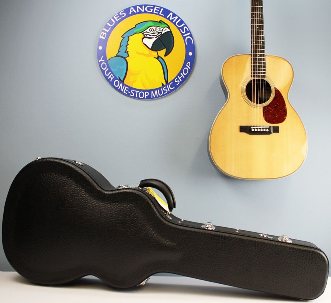 Original Bourgeois hard case with adjustment tools and case candy included.