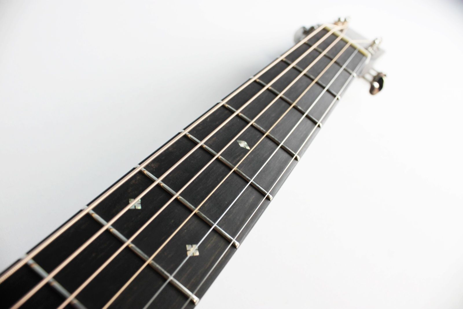 Bourgeois OM Touchstone Series Vintage fretboard