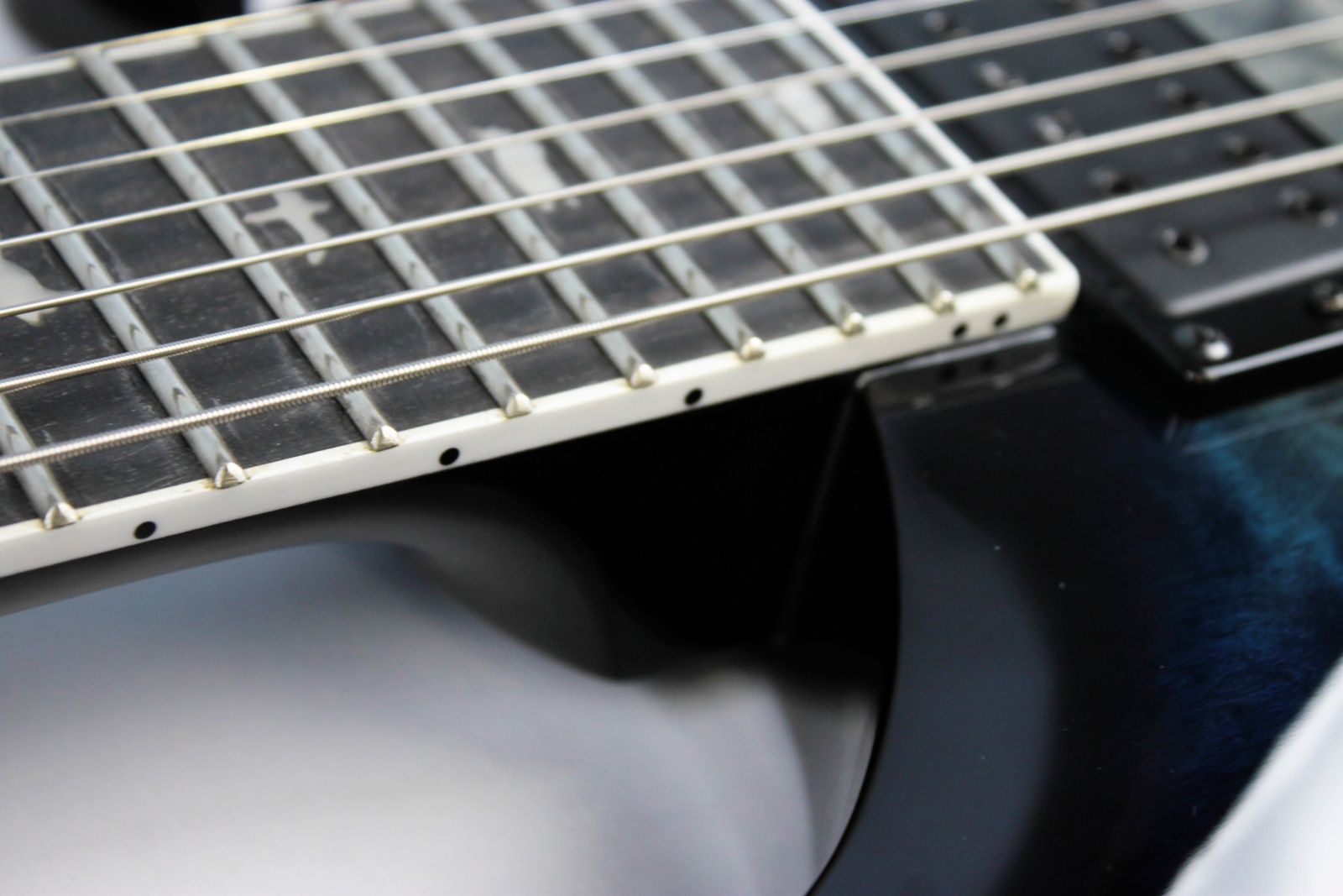 IMG_8812 PRS SE Mark Holcomb 7-String SVN Electric Guitar Fret Ends