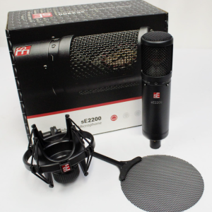 SE Electronics sE2200 studio condenser microphone front view