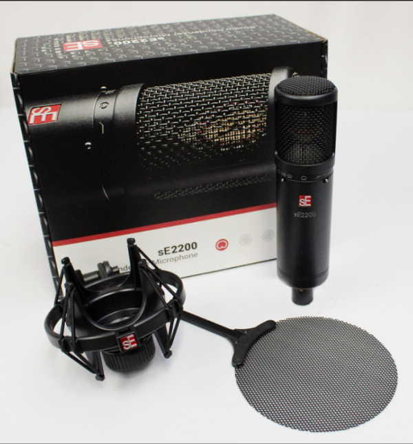 SE Electronics sE2200 studio condenser microphone front view