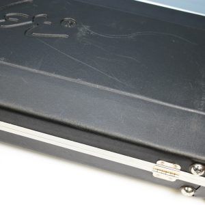 Fender 80s Hard Shell Case latches