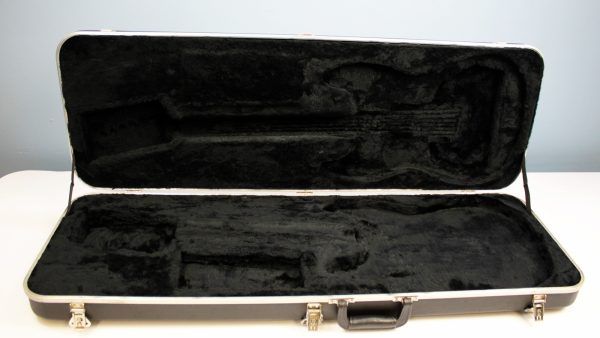 Fender 80s Hard Shell Case case open