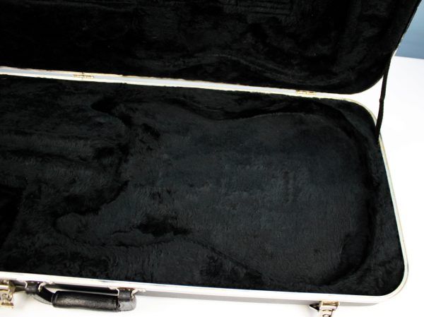 Fender 80s Hard Shell Case clean interior of case