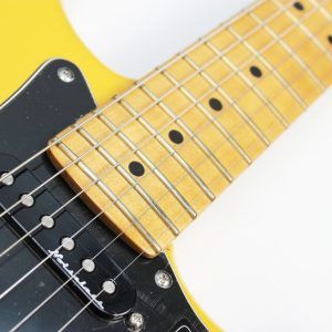 Fender Player II Modified Stratocaster Sunshine Yellow noiseless pickups