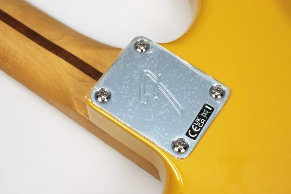 Fender Player II Modified Stratocaster Sunshine Yellow neck plate