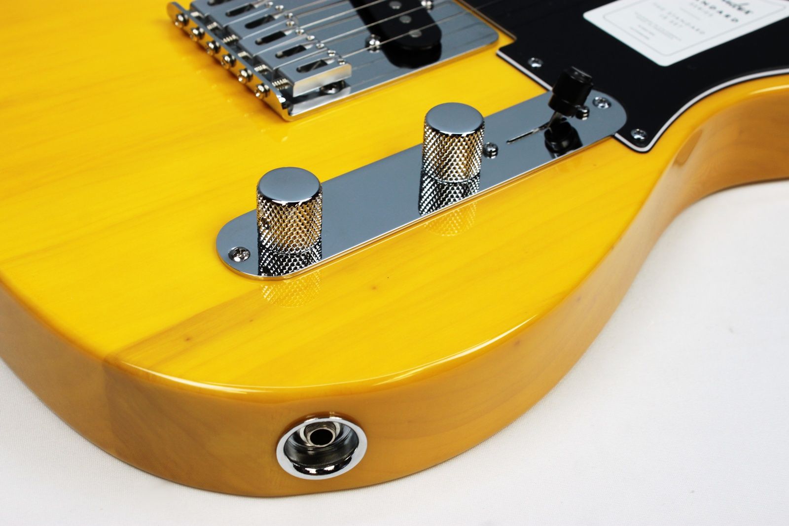 Fender Standard Telecaster Butterscotch Blonde maple fingerboard output jack and volume and tone controls