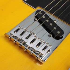 Fender Standard Telecaster Butterscotch Blonde maple fingerboard 6-bridge saddles