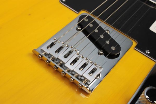 Fender Standard Telecaster Butterscotch Blonde maple fingerboard 6-bridge saddles