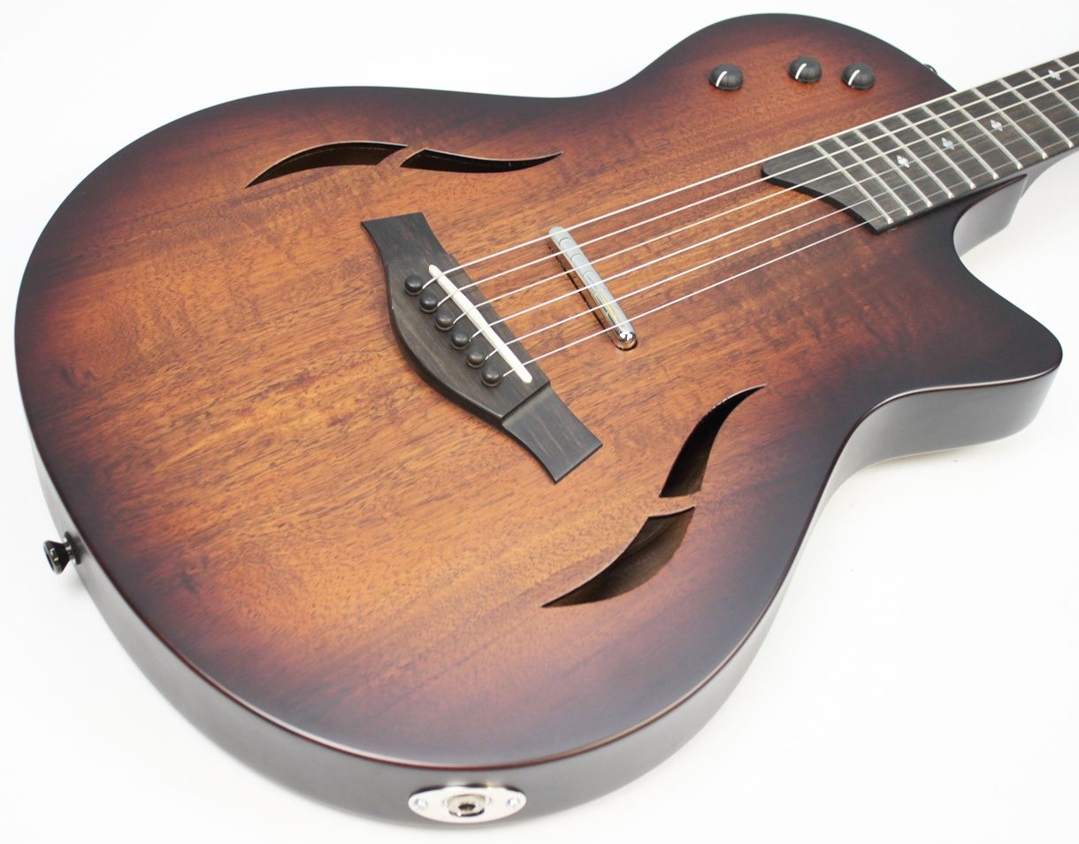 Taylor T5z Classic 2023 Natura front of mahogany body