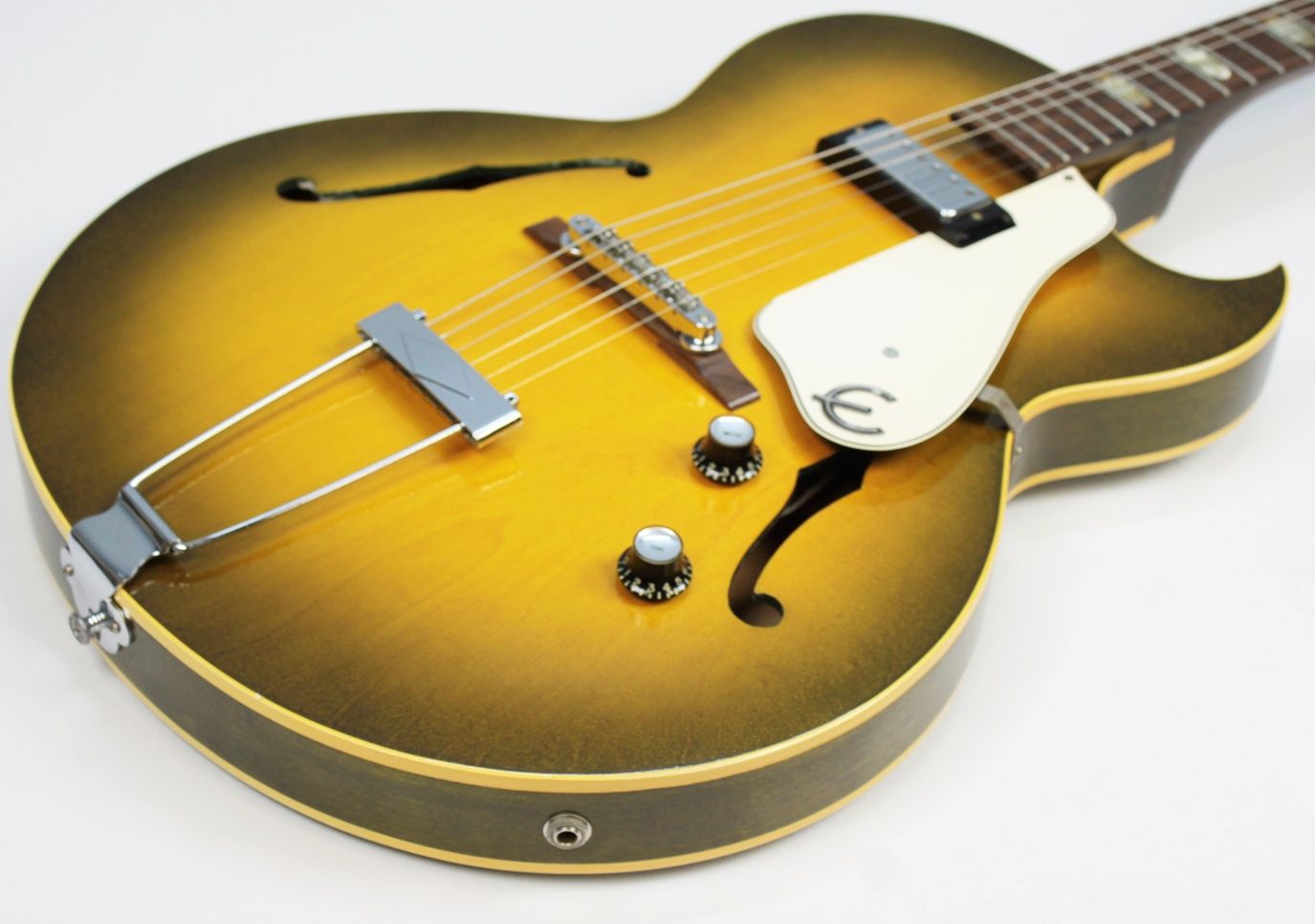 1966 Epiphone Sorrento - E452T - Hollowbody Archtop - Royal Olive Burst front of body angled