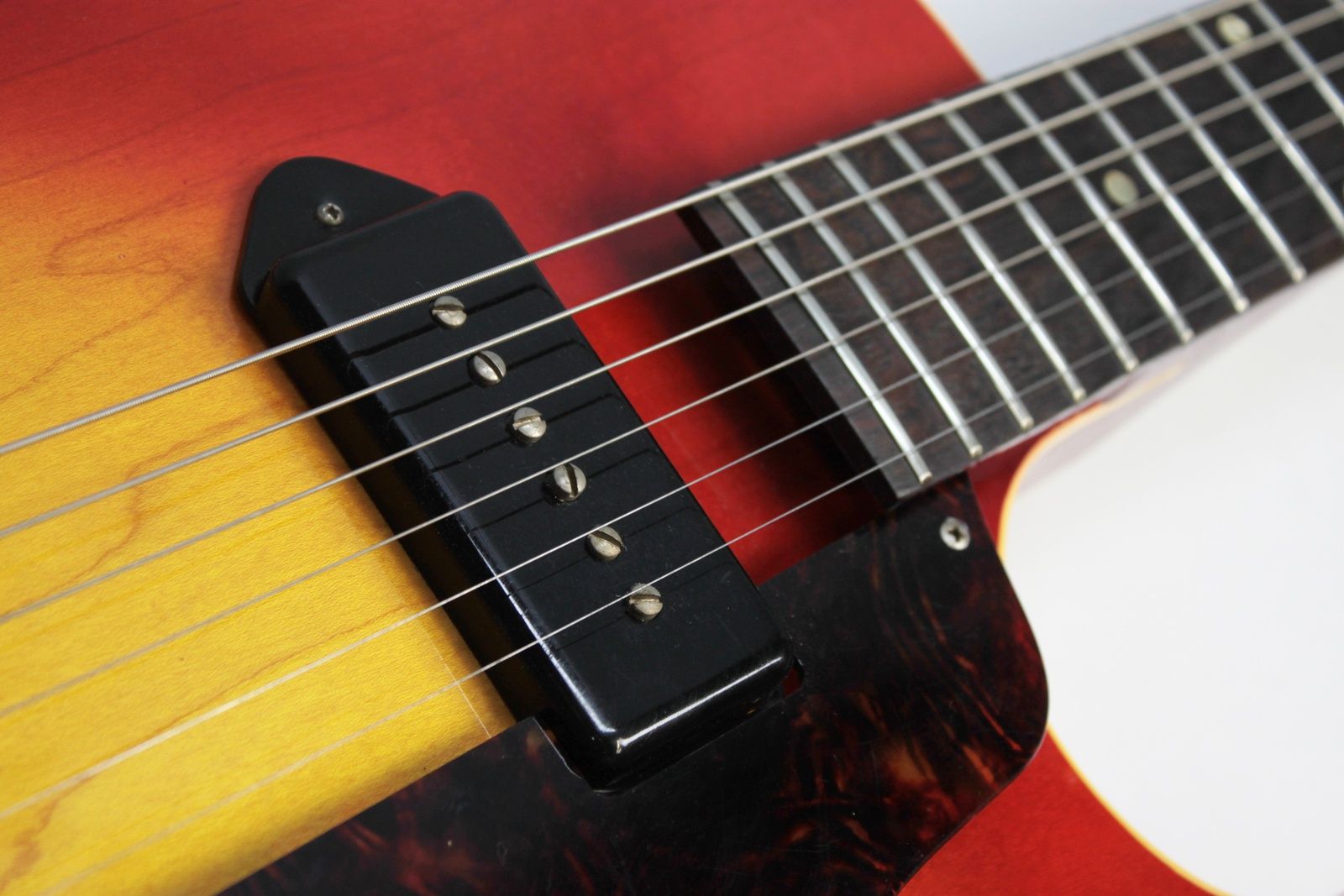 Gibson ES-125C 1965 - Cherry Sunburst p90 pickup