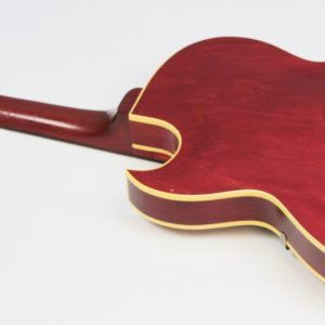 Gibson ES-125C 1965 - Cherry Sunburst back of the entire instrument