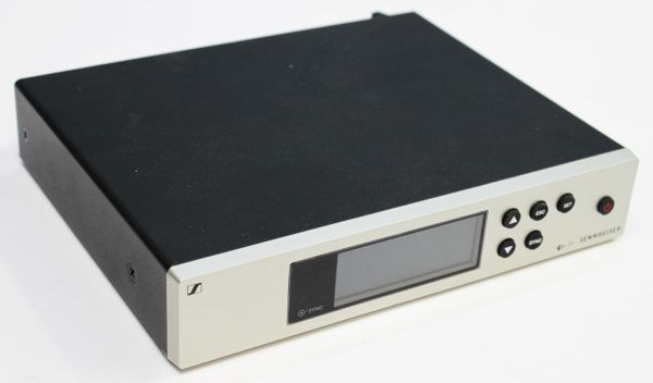 Sennheiser EM 100 G4 front of unit angled