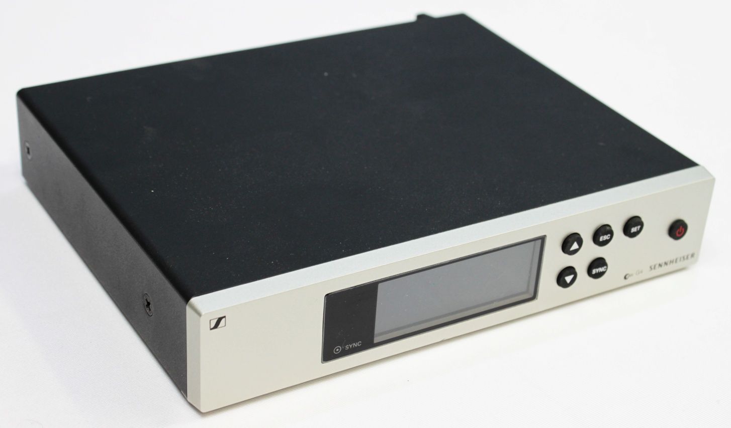 Sennheiser EM 100 G4 front of unit angled
