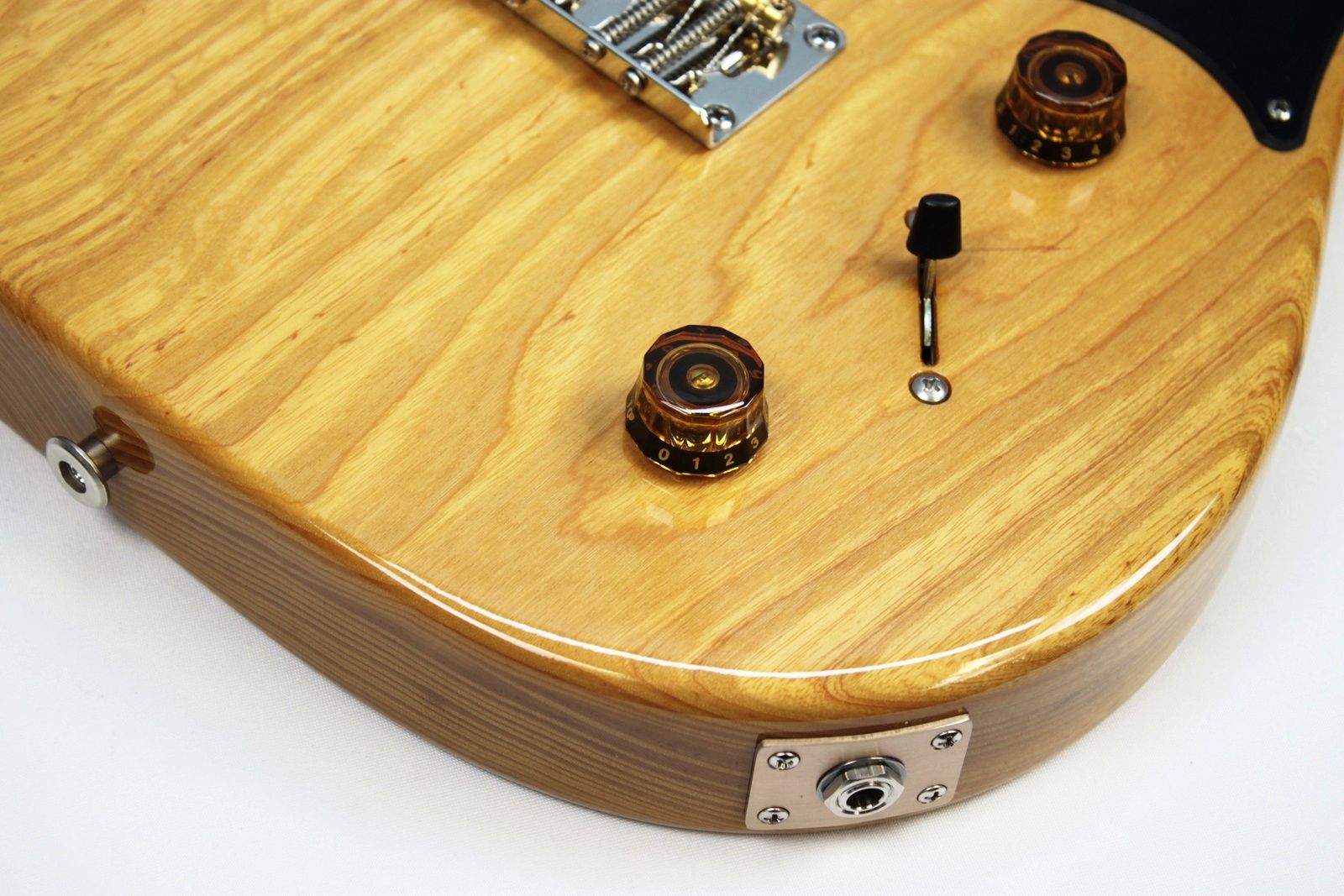 PRS Myles Kennedy Signature 2025 - Antique Natural output jack and tone controls