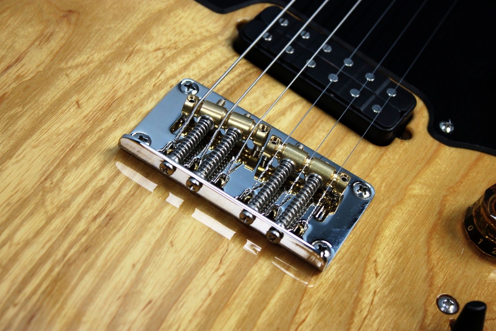 PRS Myles Kennedy Signature 2025 - Antique Natural tele style bridge