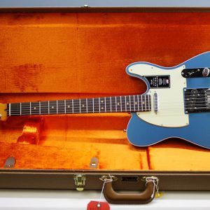 Fender, American Ultra Luxe, Vintage '60s Telecaster, Telecaster Custom, Lake Placid Blue, electric guitar, USA made, alder body, rosewood fingerboard, Pure Vintage '63 pickups, nitro lacquer, Heirloom lacquer, double bound Telecaster, modern D neck, compound radius, stainless steel frets, locking tuners, S-1 switching, premium Fender Telecaster, boutique Tele tone, vintage style Tele, modern playability, Fender USA, Telecaster electric guitar, 2025 Fender, Lake Placid Blue Tele, custom Telecaster, high end Telecaster, Corona California, 22 fret Telecaster, Fender Ultra Luxe, mint green pickguard, bound body Tele, professional guitar, collectible Fender, Telecaster custom shop inspired, classic Tele tone, contemporary Telecaster, Fender guitar, electric guitar, blues guitar, rock guitar, country guitar, studio guitar, stage guitar