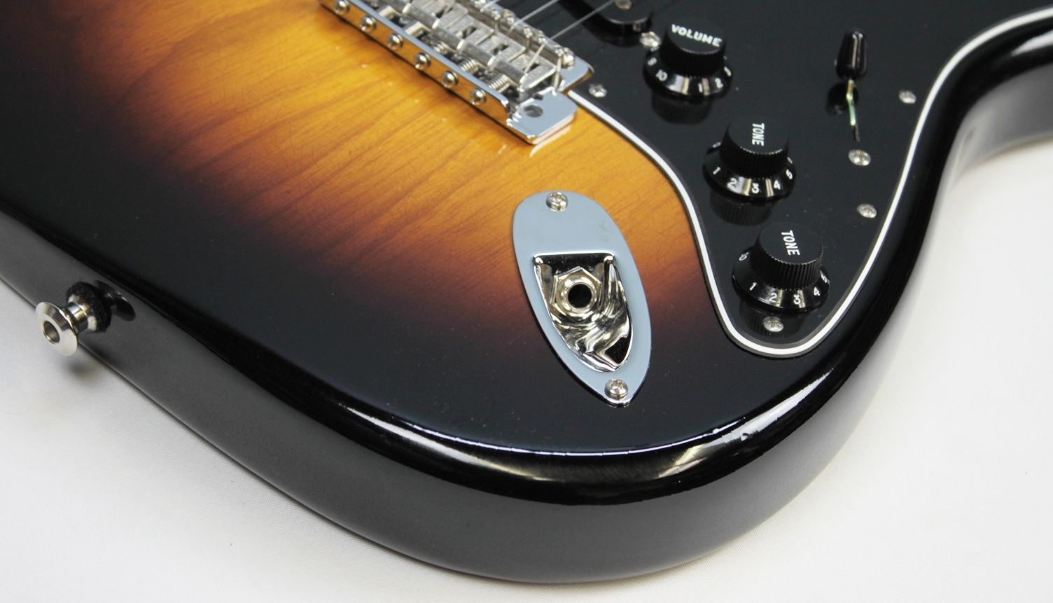 Fender Custom Shop B5 Postmodern Stratocaster 2025 - Two Tone Sunburst output jack