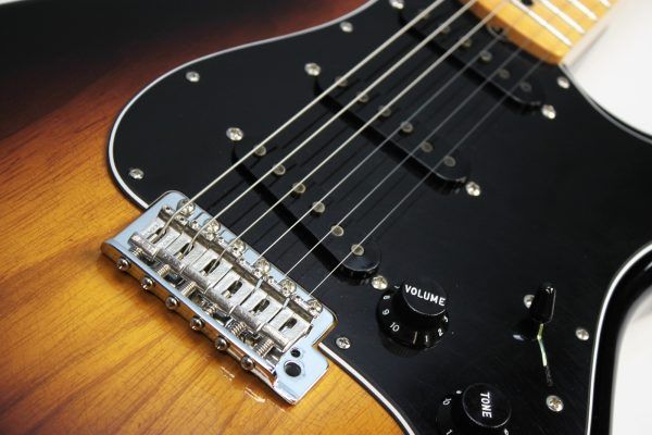 Fender Custom Shop B5 Postmodern Stratocaster 2025 - Two Tone Sunburst tremolo and pickups