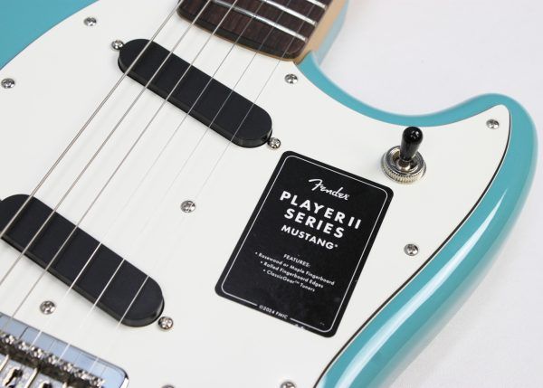 Fender Player II Mustang 2026 - Aquatone Blue 3 way switch