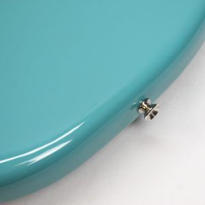 Fender Player II Mustang 2026 - Aquatone Blue strap button