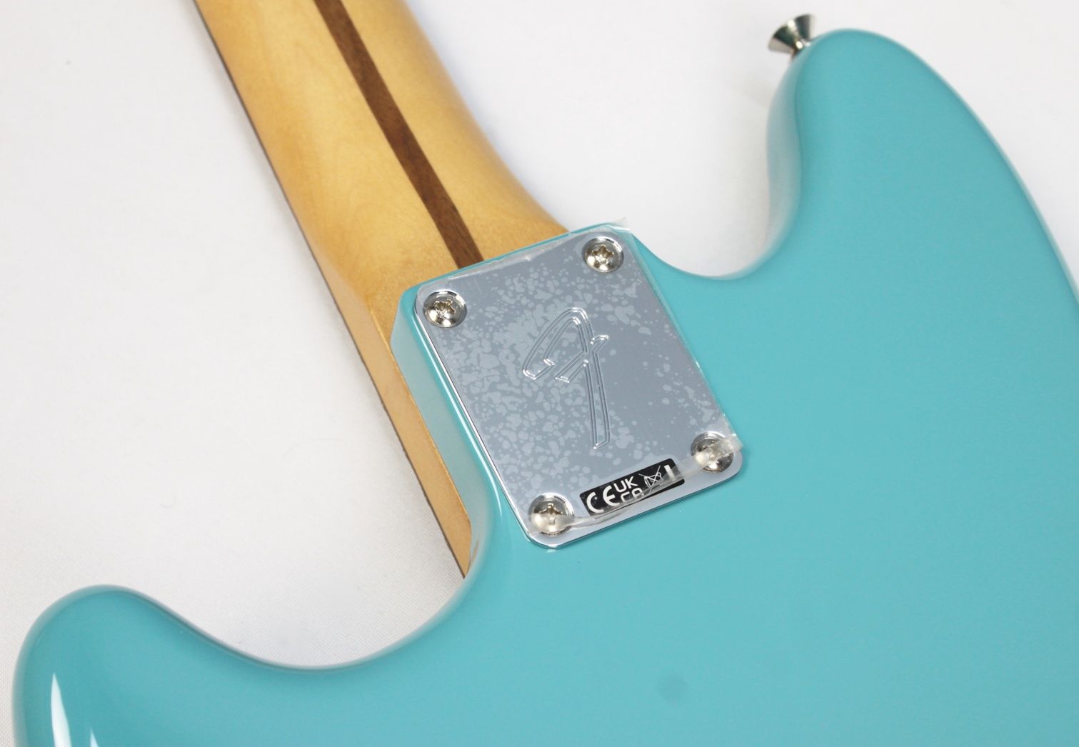 Fender Player II Mustang 2026 - Aquatone Blue neck plate with F decal