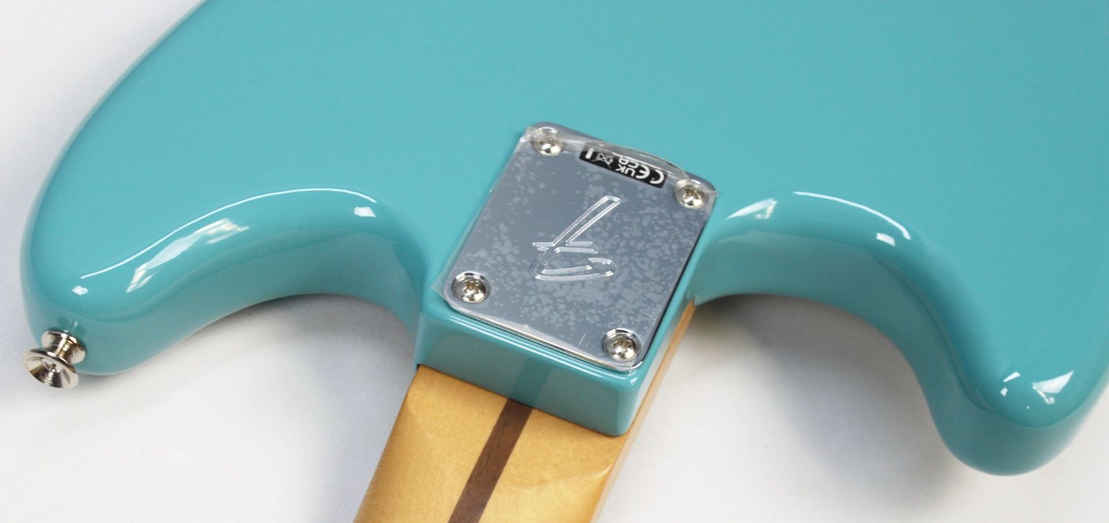 Fender Player II Mustang 2026 - Aquatone Blue neck joint