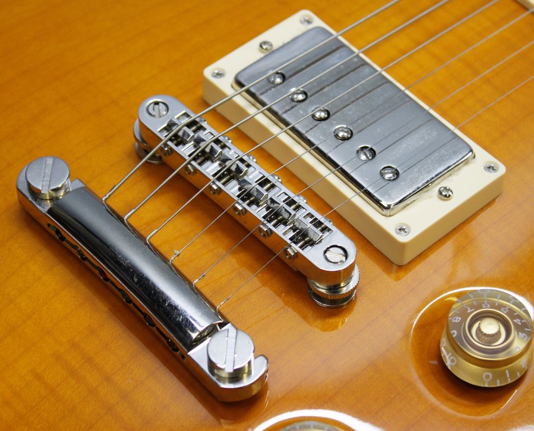 Larrivée RS-4, Larrivée RS4, Larrivée Electric Guitar, RS-4 Amber, Amber Finish, Single Cut Guitar, Flamed Maple Top, Mahogany Body, Mahogany Neck, Rosewood Fingerboard, Set Neck Guitar, Larrivée Humbuckers, TonePros Bridge, Schaller Tuners, CTS Electronics, Luxe Bumblebee Capacitors, Boutique Electric Guitar, Canadian Guitar Maker, Premium Electric Guitar, Dual Humbucker Guitar, Rock Guitar, Blues Guitar, Classic Rock, Vintage Style Electric, 2008 Larrivée, Amber Burst, Single Cutaway, High-End Electric Guitar, Made in Canada, Larrivee RS-4 Amber, Used Larrivée Guitar, Rare Larrivée Electric, Flame Maple Top Guitar, Sustain Rich Guitar, Collector Grade Guitar, Professional Guitar, Electric Guitar 2008