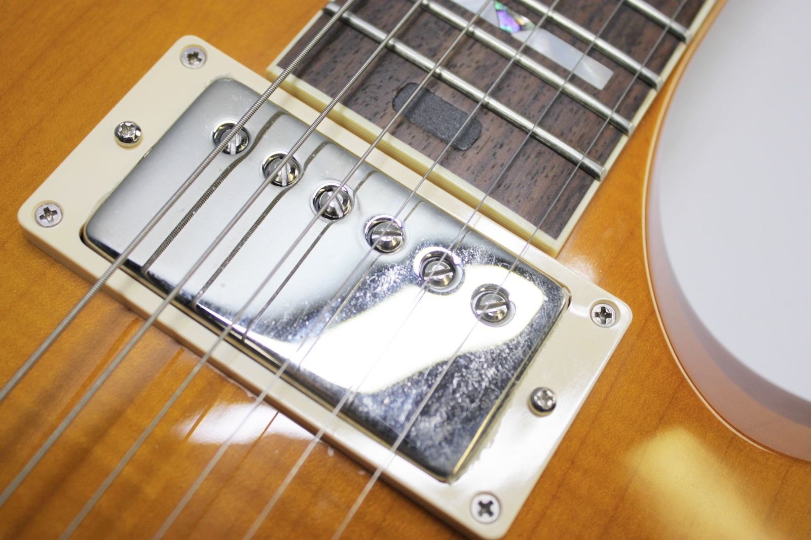 Larrivée RS-4, Larrivée RS4, Larrivée Electric Guitar, RS-4 Amber, Amber Finish, Single Cut Guitar, Flamed Maple Top, Mahogany Body, Mahogany Neck, Rosewood Fingerboard, Set Neck Guitar, Larrivée Humbuckers, TonePros Bridge, Schaller Tuners, CTS Electronics, Luxe Bumblebee Capacitors, Boutique Electric Guitar, Canadian Guitar Maker, Premium Electric Guitar, Dual Humbucker Guitar, Rock Guitar, Blues Guitar, Classic Rock, Vintage Style Electric, 2008 Larrivée, Amber Burst, Single Cutaway, High-End Electric Guitar, Made in Canada, Larrivee RS-4 Amber, Used Larrivée Guitar, Rare Larrivée Electric, Flame Maple Top Guitar, Sustain Rich Guitar, Collector Grade Guitar, Professional Guitar, Electric Guitar 2008