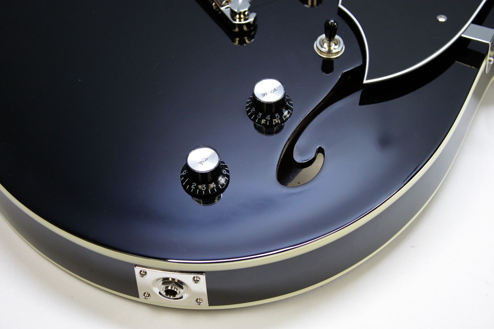 Rivolta Regata VII, Rivolta Guitars, Regata VII, Toro Black, 2021 Rivolta, semi-hollow guitar, electric guitar, offset guitar, dual humbuckers, Brevetto humbuckers, ebony fretboard, mahogany neck, maple body, center block guitar, set neck, 24 frets, boutique guitar, retro style guitar, Korean made guitar, nickel hardware, Tune-O-Matic bridge, stoptail tailpiece, black finish, Rivolta Mondata, Dennis Fano design, Fano inspired guitar, modern vintage guitar, alternative rock guitar, indie guitar, blues guitar, jazz guitar, collectible guitar, premium electric guitar