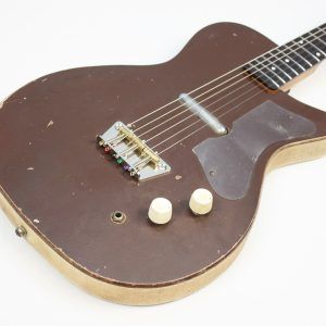 Silvertone U1 1960 - Brown - Bottle Neck Headstock - Amazing Upgrades front of body angled