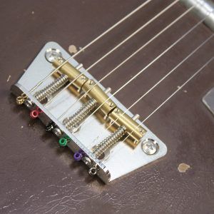 Silvertone U1 1960 - Brown - Bottle Neck Headstock - Amazing Upgrades 3-saddle brass barrels