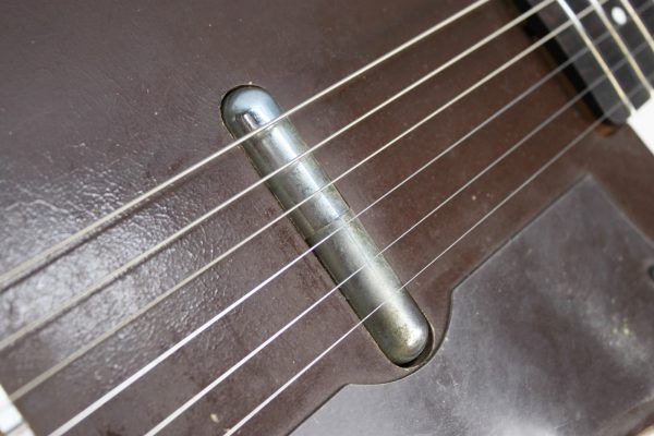 Silvertone U1 1960 - Brown - Bottle Neck Headstock - Amazing Upgrades