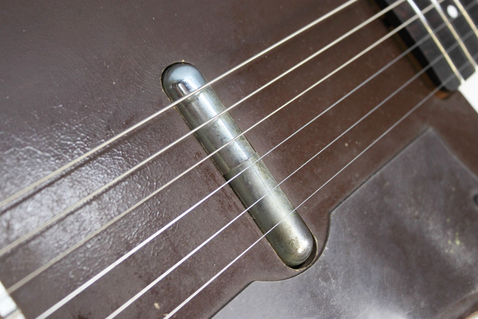 Silvertone U1 1960 - Brown - Bottle Neck Headstock - Amazing Upgrades - Image 6